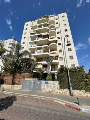 נתן אלבז 1 (נוה אליעזר)