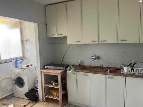 נחמיה 17 (מרכז)