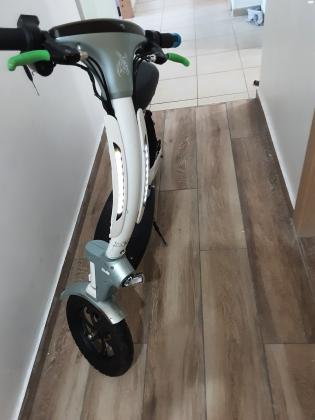 קורקינט חשמלי חזק ויציב בטריה