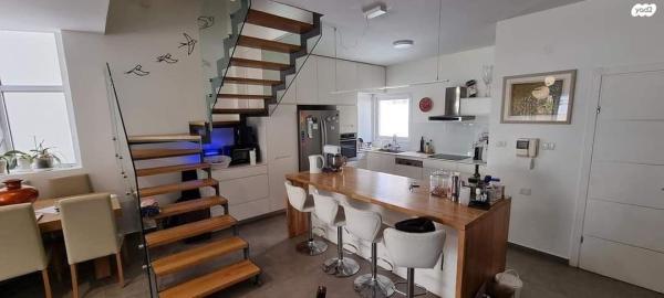 אלכסנדר סשה ארגוב 13 (המשתלה)