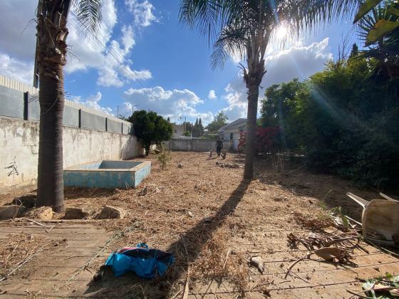 היינריך צבי גרץ 1 (נאות גנים)