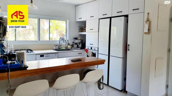 יוסף נדבה 7 (הרצליה הצעירה)