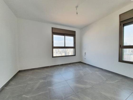 הרב קוק 56 (מרכז העיר)