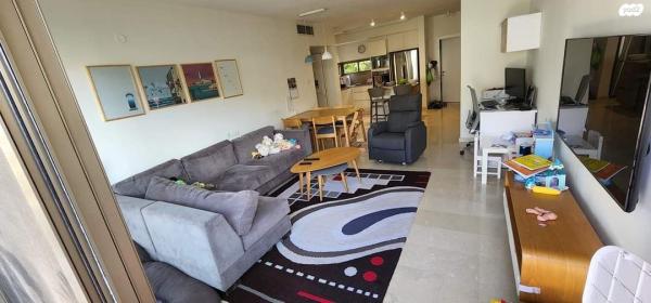 אלכסנדר סשה ארגוב 21 (המשתלה)