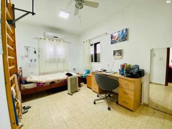 די רוסי (קרית שלום)