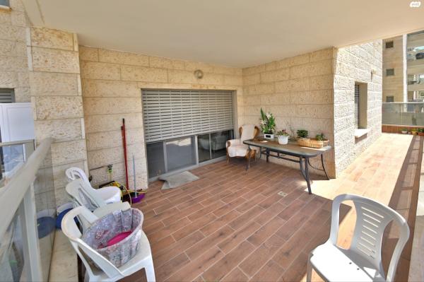 עוזי חיטמן (משכנות אומנים (כורדני))