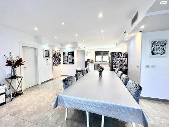 יואל סלומון 12 (מרכז העיר)