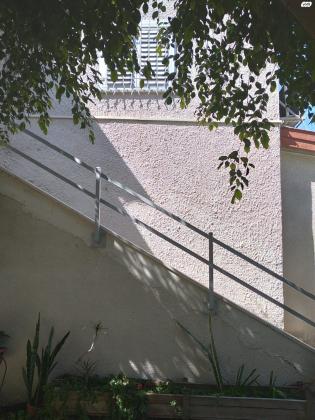 ה' באייר (גבעת אולגה)