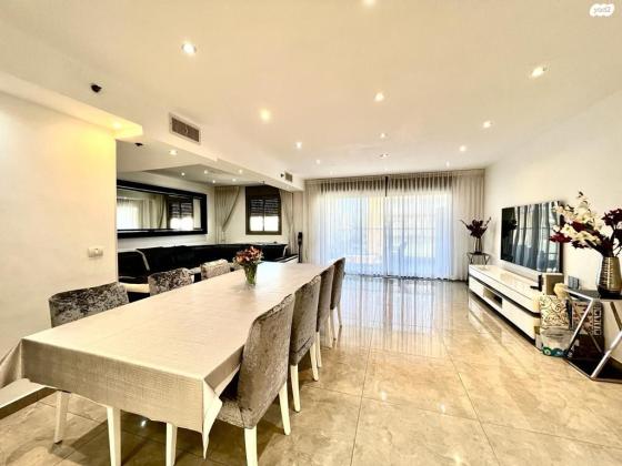 יואל סלומון 12 (מרכז העיר)