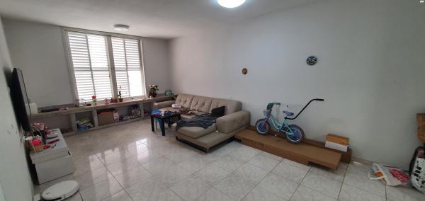 שדרות ז'בוטינסקי 22 (מרכז העיר)