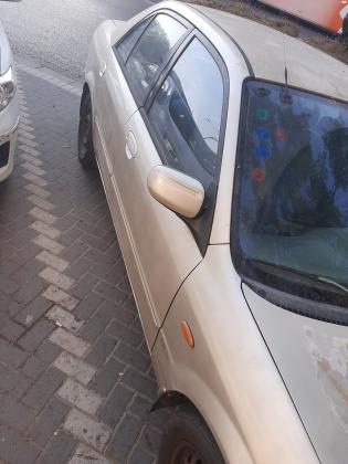 מאזדה 323 לאנטיס (2001)