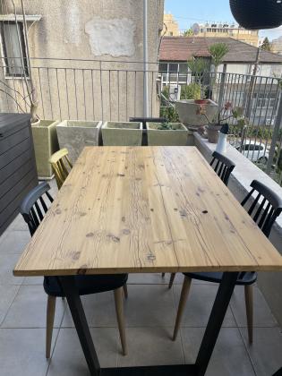 שולחן אוכל מעץ אורן ממוחזר