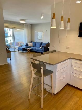 חנה רובינא 5 (מרכז)