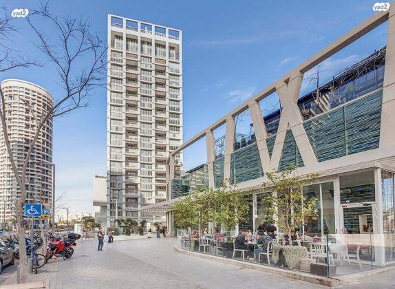 ניסים אלוני (פארק צמרת)