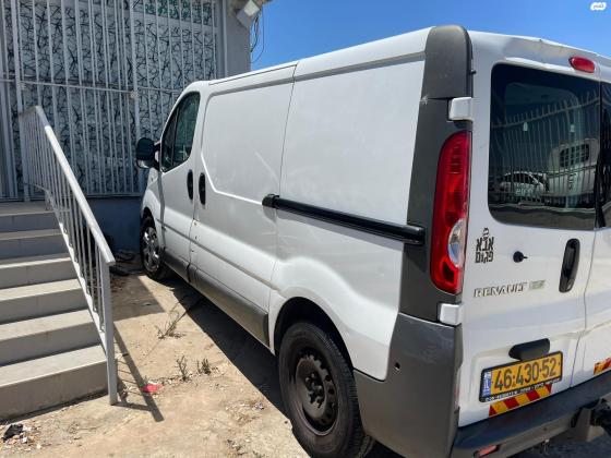 רנו טראפיק קצר (2013)