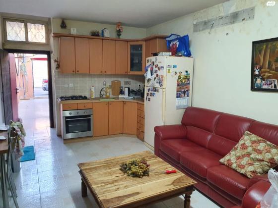 חסידי האומות 6 (דקר)