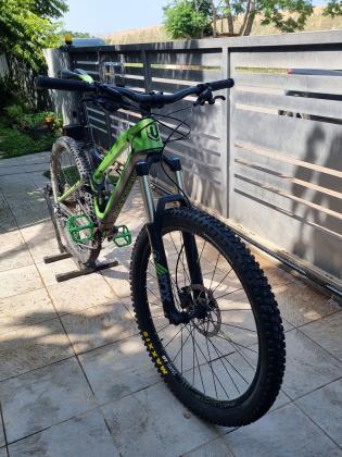 אופני שטח קרבון, שיכוך מלא,