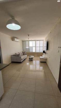 לאה גולדברג 3 (רסקו)