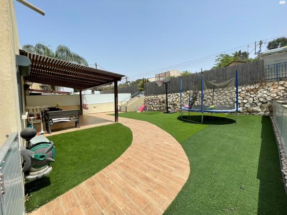 קוממיות (גבעת המורה)