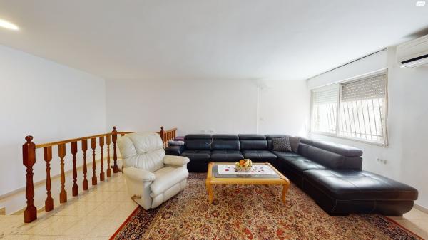 אבשלום חביב 32 (תלפיות מזרח)