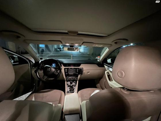 סקודה אוקטביה (2016)