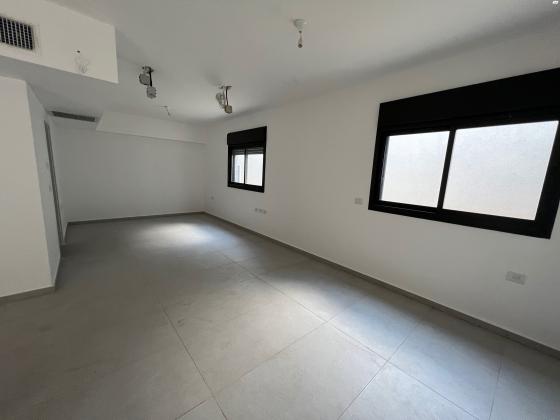 דרך משה דיין 34 (כפיר)