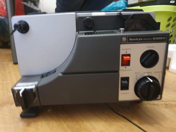 מקרן 8 מ"מ של חברת Sankyo