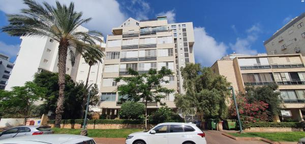 שדרות ז'בוטינסקי 22 (מרכז העיר)