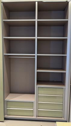 ארון קיר גדול של הרדור