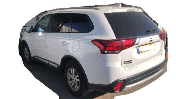 מיצובישי אאוטלנדר (2017)