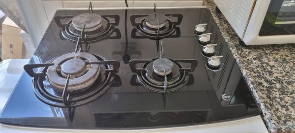 ארונית לבנה לכיריים ותנור כמו