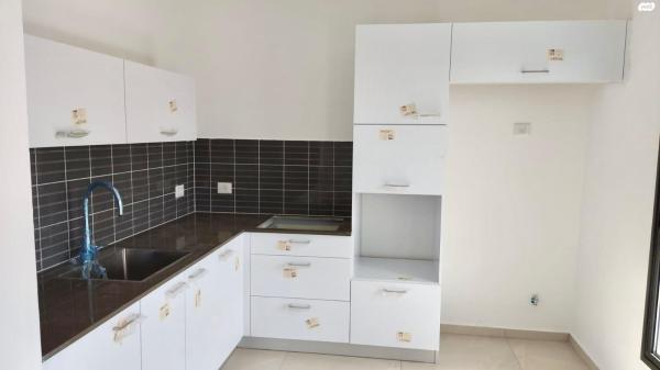 דרך משה דיין 34 (כפיר)