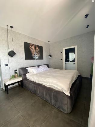 גולדה מאיר 13 (קרית ראשון;קריית כרמים)