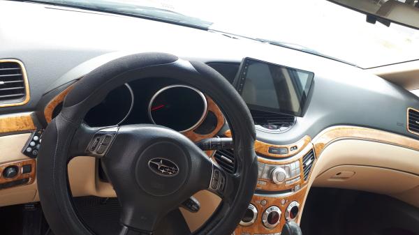 סובארו B9 טריבקה (2009)