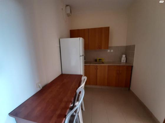 אביה השופט 1 (שכונה ד)