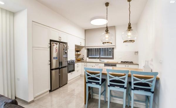 פרישמן 18 (אברמסקי)