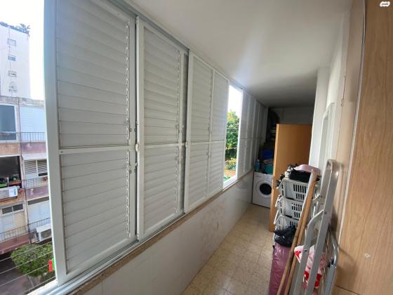 שמחה הולצברג 22