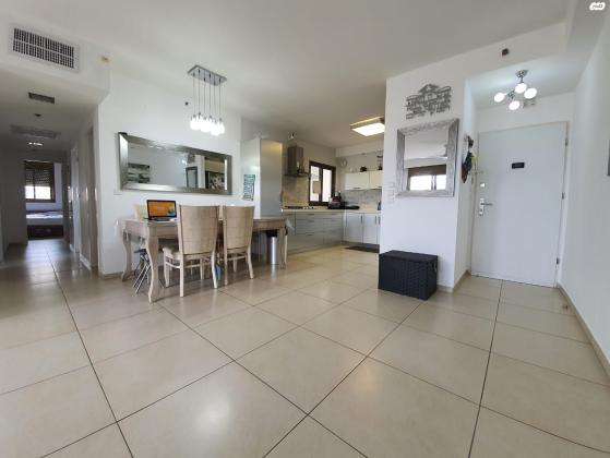 פנחס מאירי 37 (נווה גן)