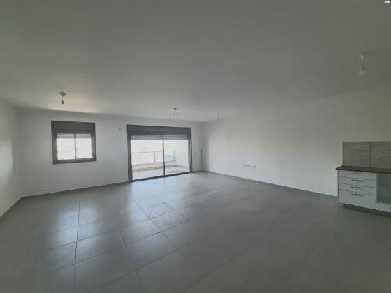 יגאל ידין 11 (המגינים (השמשוני דרום))