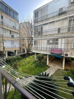 ארלוזורוב 64 (מרכז)