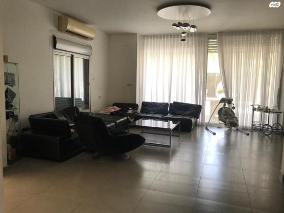 מרטין בובר (נאות שקמה)