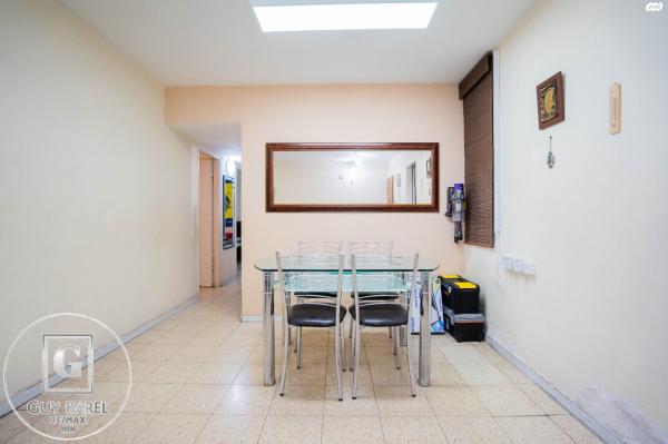 מעפילי אגוז 50 (נוה חן)