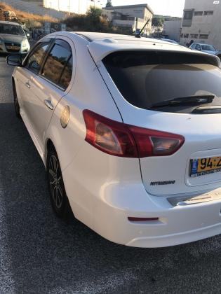 מיצובישי לנסר ספורטבק (2017)