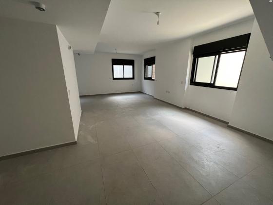 דרך משה דיין 34 (כפיר)