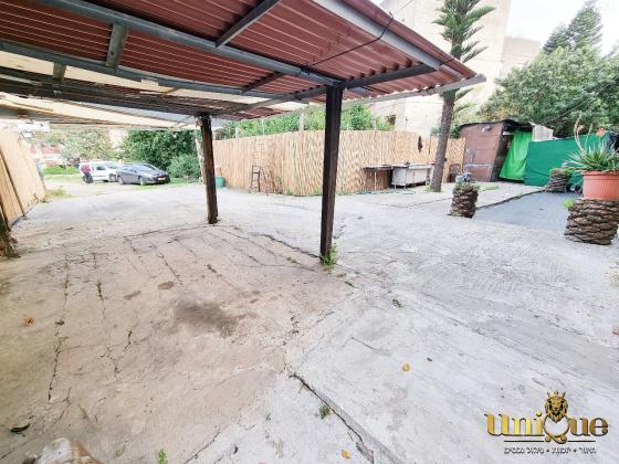 חנה סנש 8 (גבעה א)