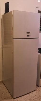 מקרר וסטל דגם Neon בעל מקפיא עליון