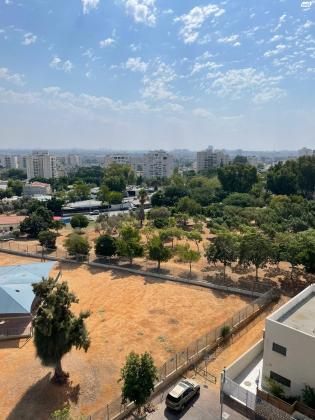 נתן אלבז 1 (נוה אליעזר)