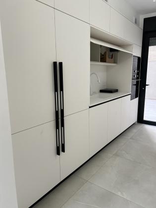 ברל כצנלסון 76 (זיו)