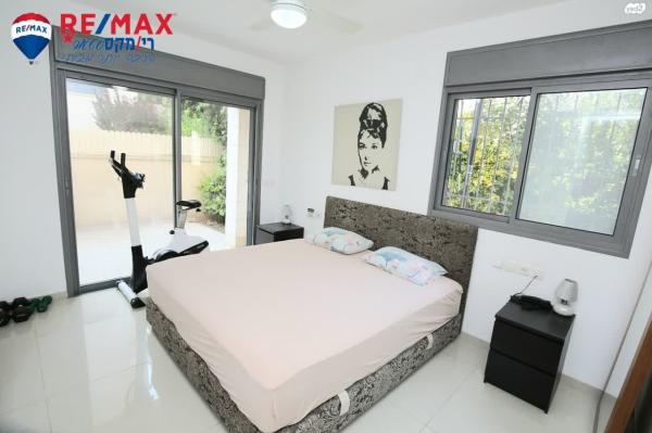 משה שמיר 8 (הרצליה הירוקה)