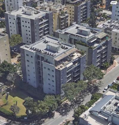 האורנים (הדר)